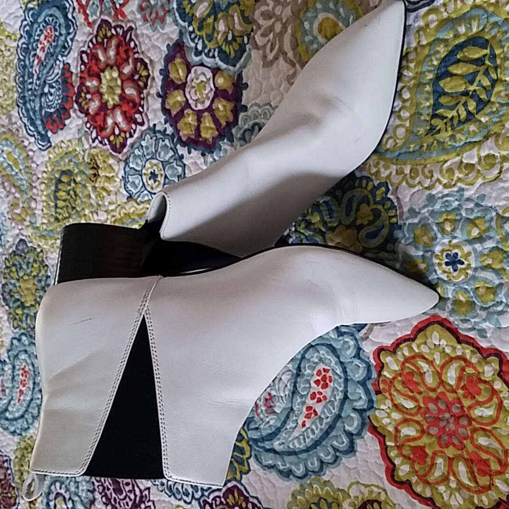 Nine West booties - Picture 9 of 11